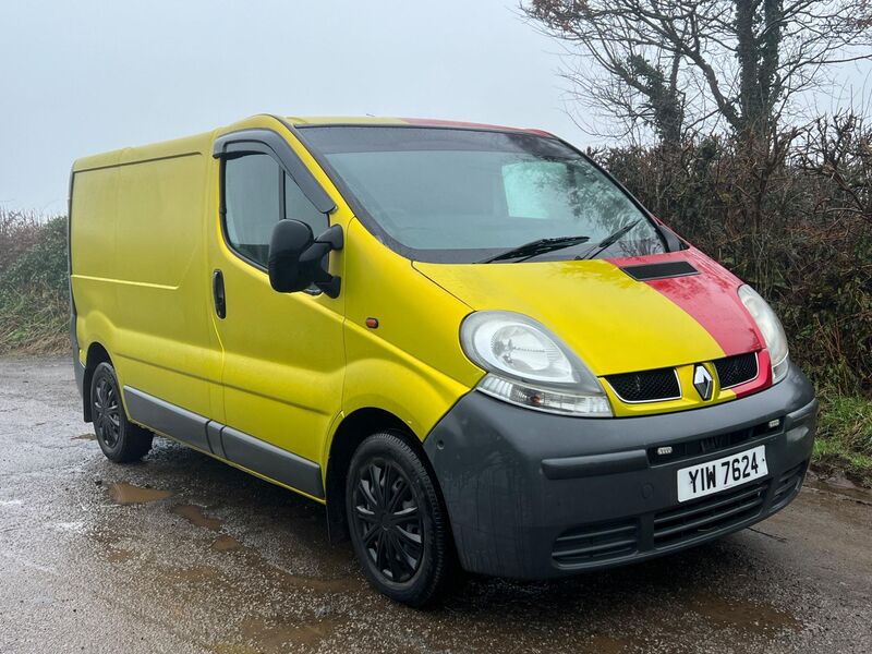 View RENAULT TRAFIC 1.9 TD dCi SL27 4dr