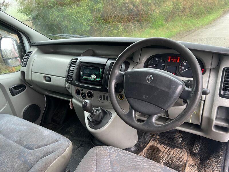 RENAULT TRAFIC