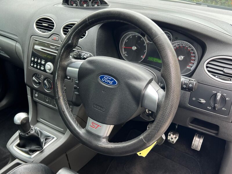 FORD FOCUS
