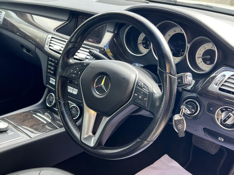 MERCEDES-BENZ CLS