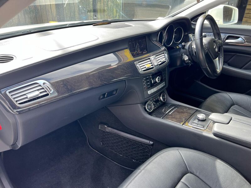 MERCEDES-BENZ CLS