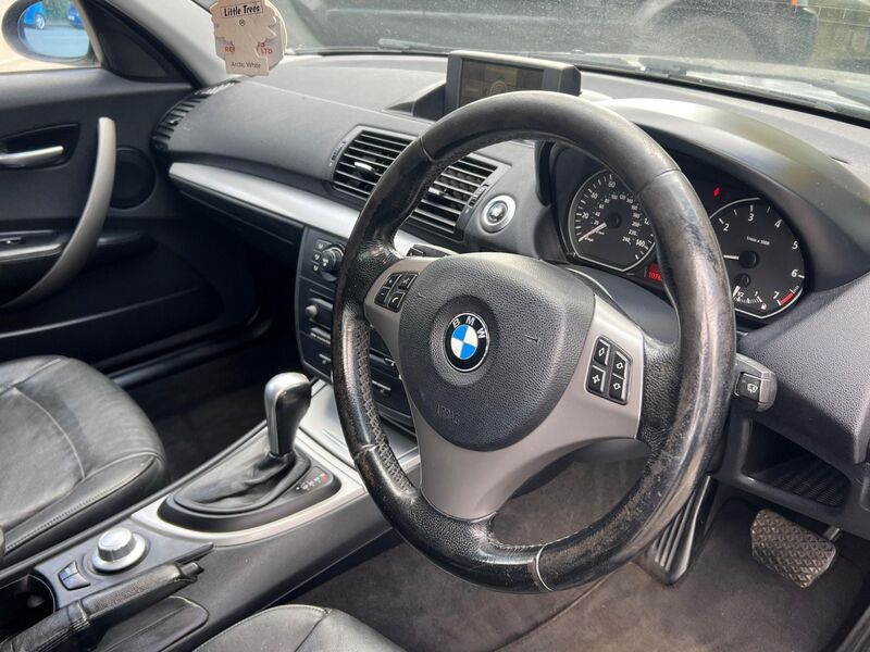 BMW 1 SERIES