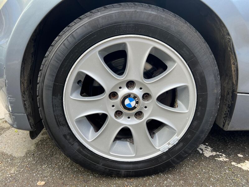 BMW 1 SERIES