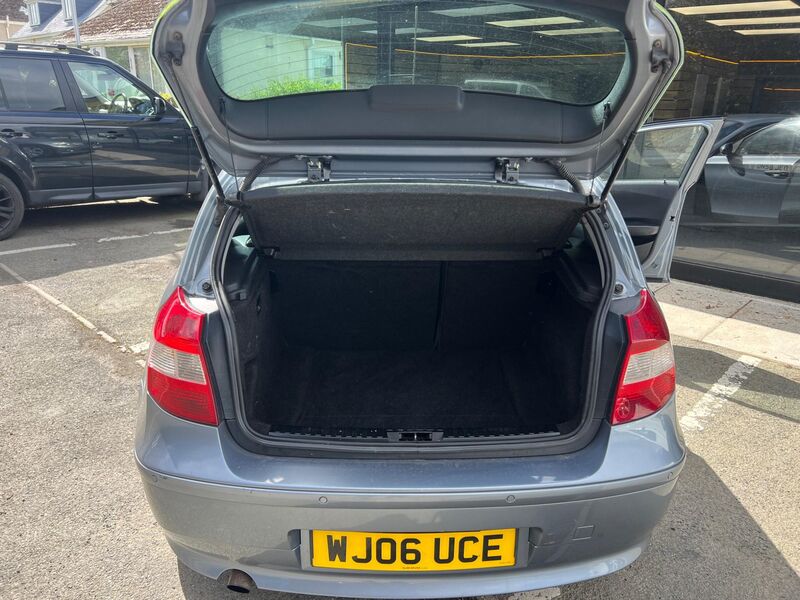 BMW 1 SERIES