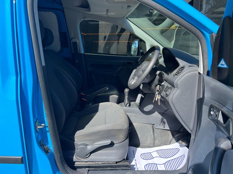 VOLKSWAGEN CADDY