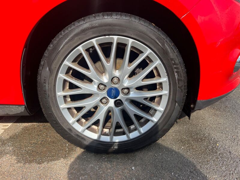 FORD FOCUS