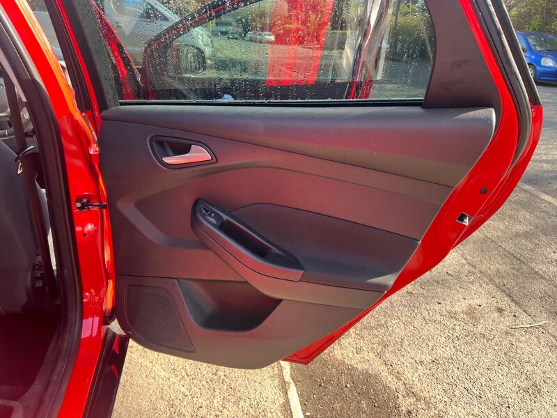 FORD FOCUS