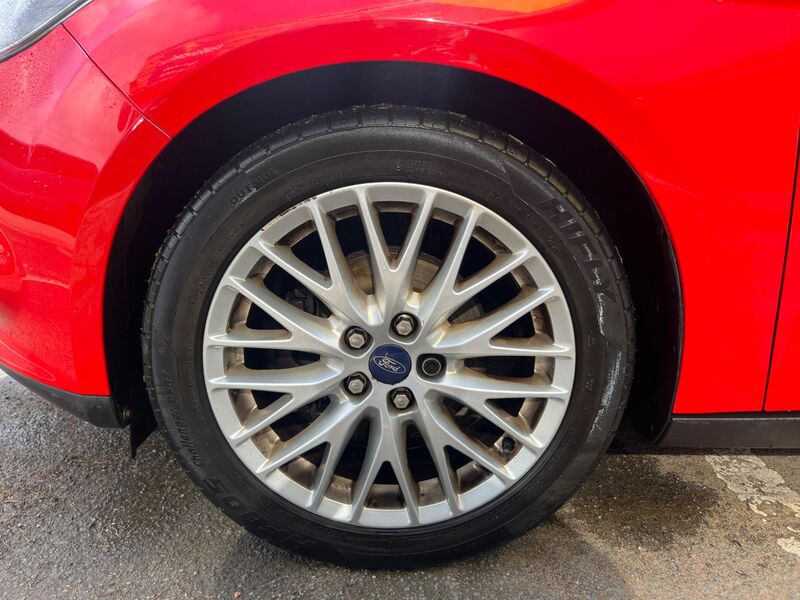 FORD FOCUS