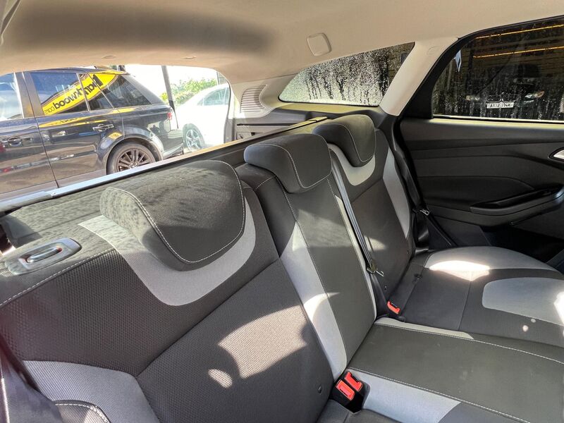 FORD FOCUS