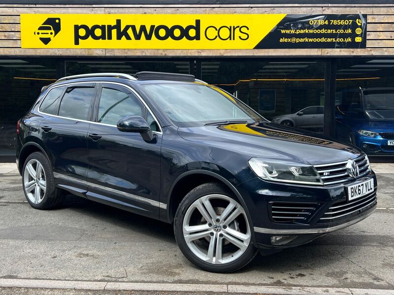 View VOLKSWAGEN TOUAREG 3.0 TDI V6 R-Line Plus Tiptronic 4WD Euro 6 (s/s) 5dr