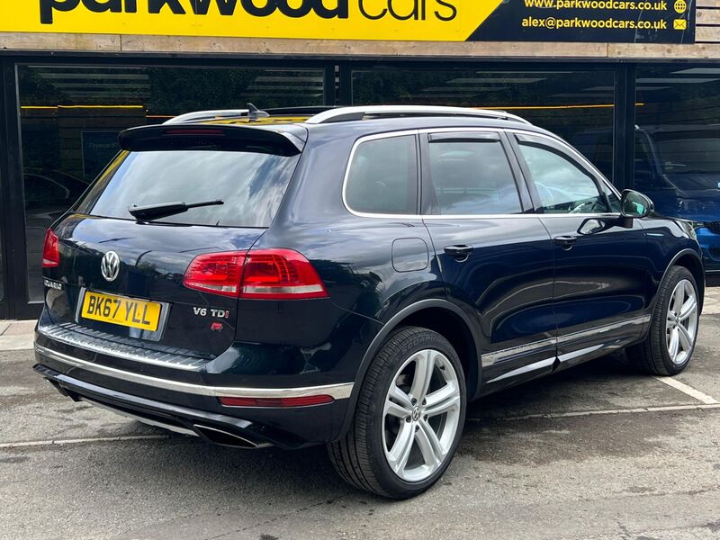 View VOLKSWAGEN TOUAREG 3.0 TDI V6 R-Line Plus Tiptronic 4WD Euro 6 (s/s) 5dr