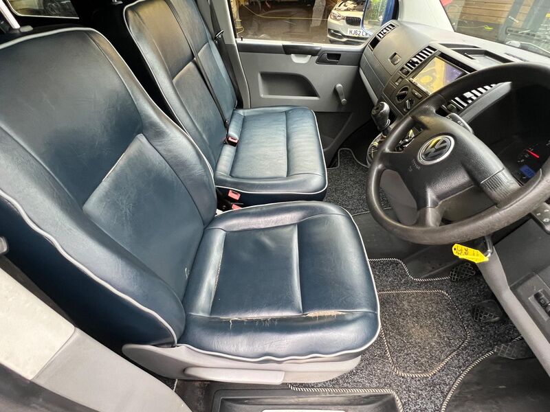 VOLKSWAGEN TRANSPORTER