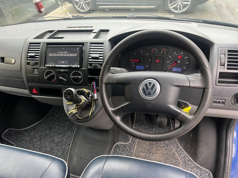 VOLKSWAGEN TRANSPORTER
