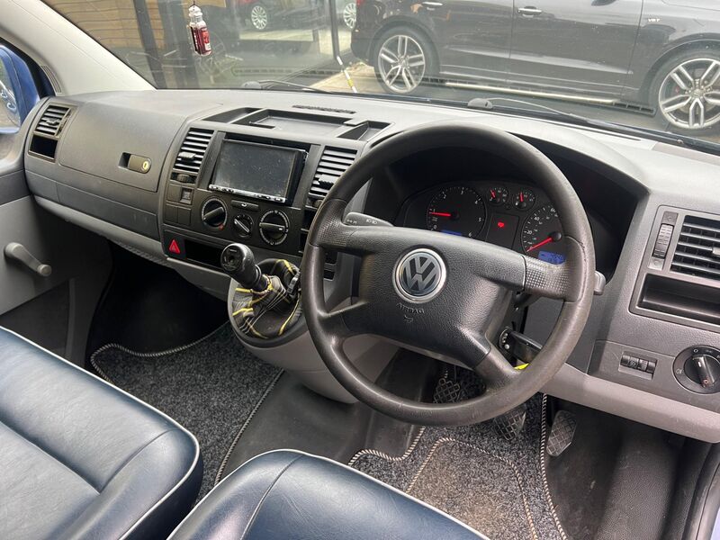 VOLKSWAGEN TRANSPORTER