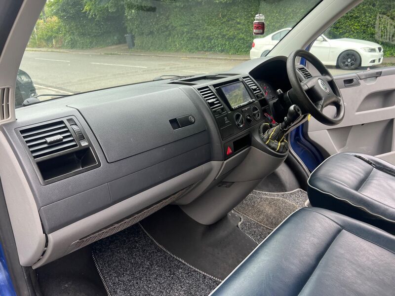 VOLKSWAGEN TRANSPORTER