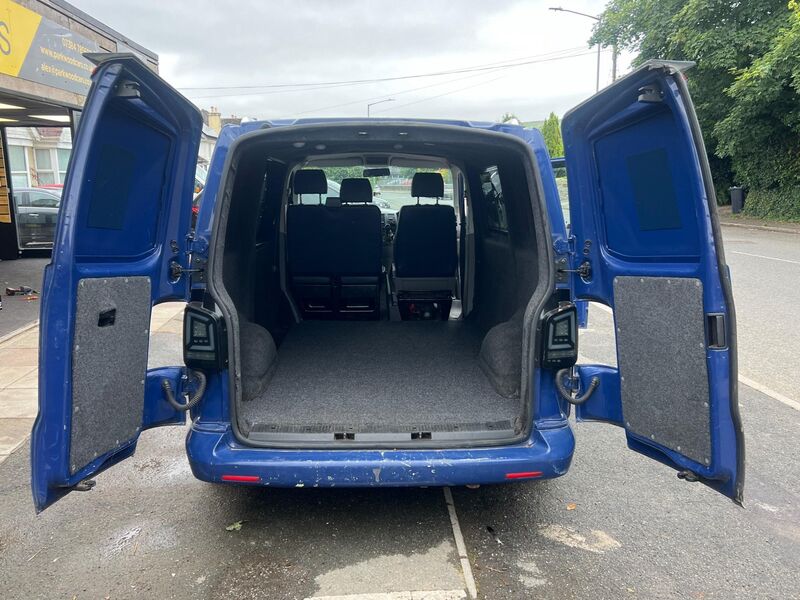 VOLKSWAGEN TRANSPORTER