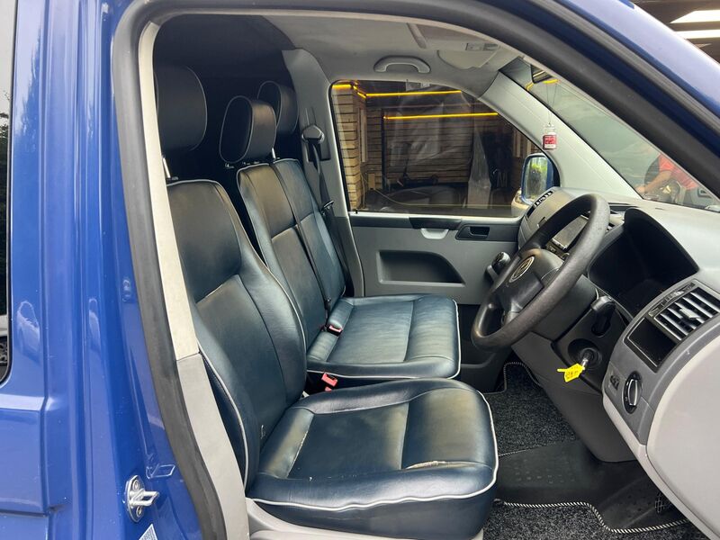 VOLKSWAGEN TRANSPORTER