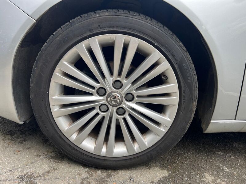 VAUXHALL INSIGNIA