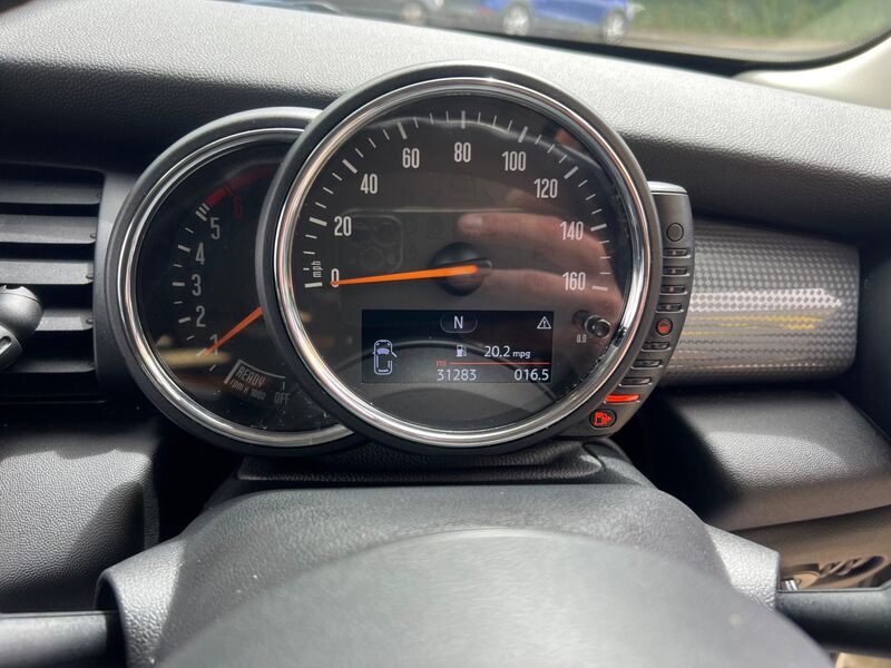MINI HATCH