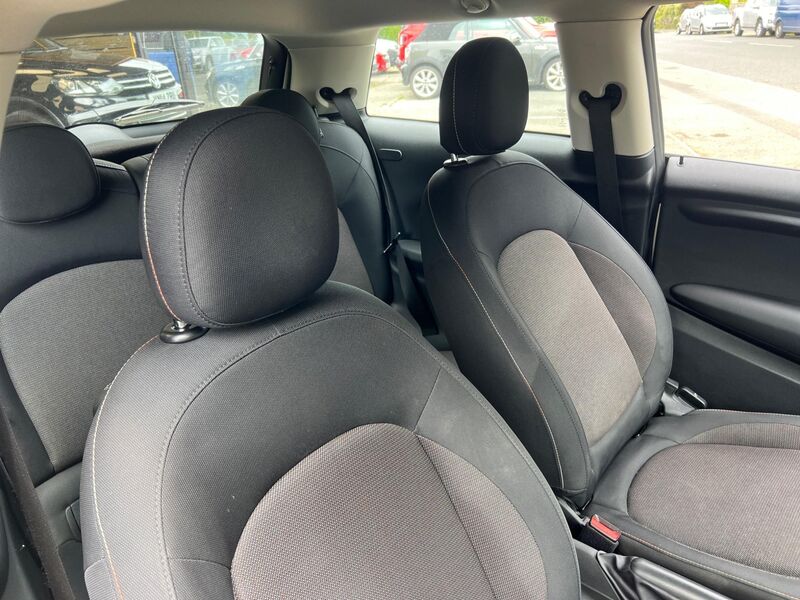 MINI HATCH