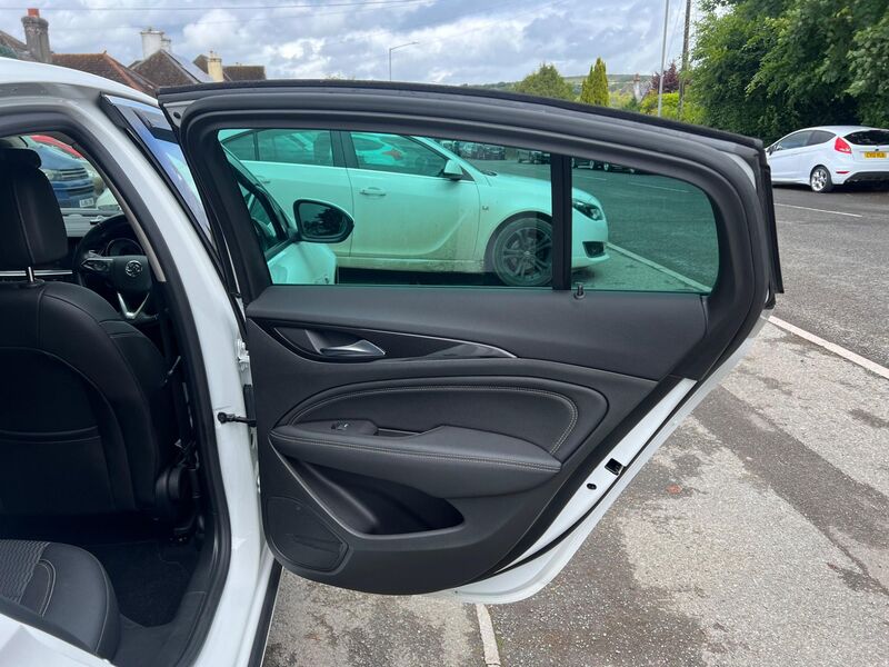 VAUXHALL INSIGNIA