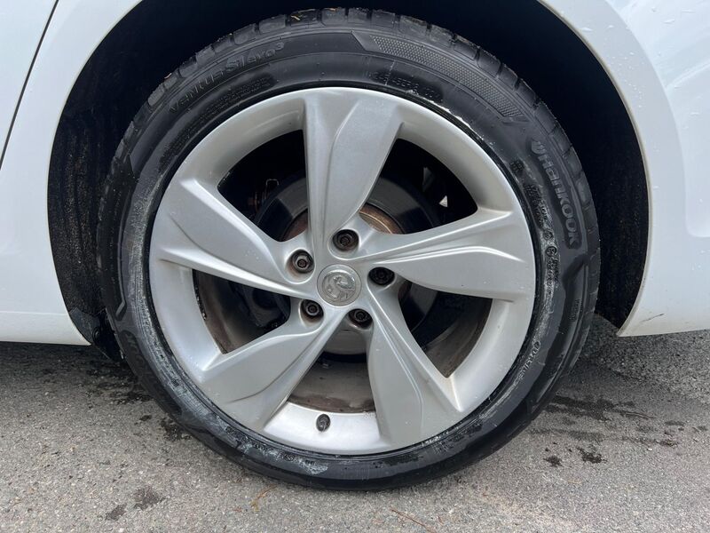 VAUXHALL INSIGNIA