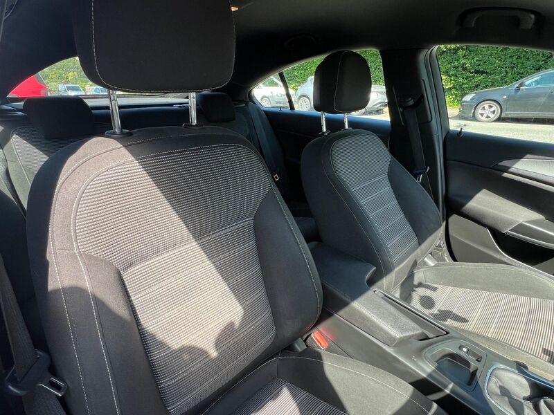 VAUXHALL INSIGNIA