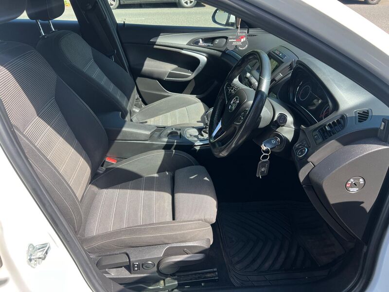 VAUXHALL INSIGNIA