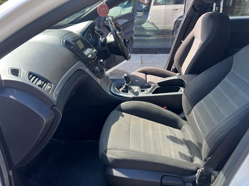 VAUXHALL INSIGNIA