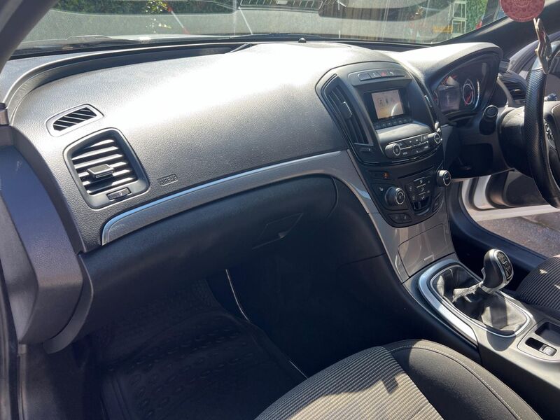 VAUXHALL INSIGNIA