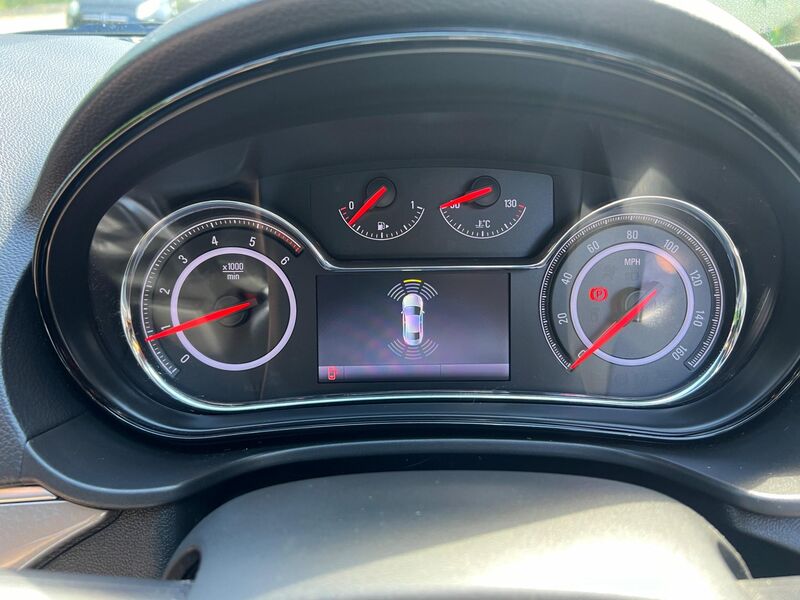 VAUXHALL INSIGNIA