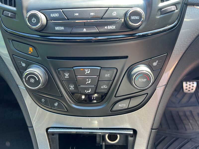 VAUXHALL INSIGNIA