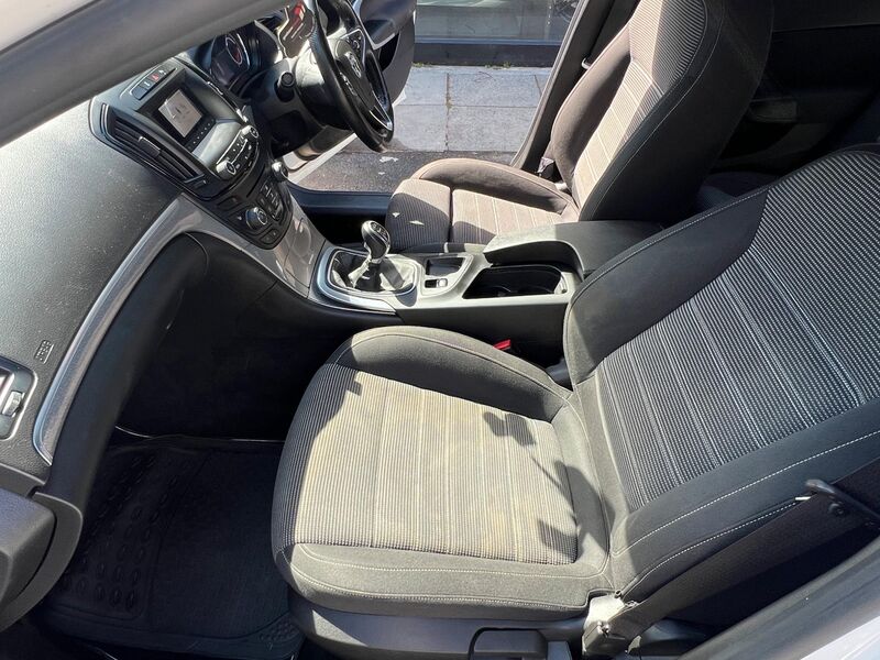 VAUXHALL INSIGNIA
