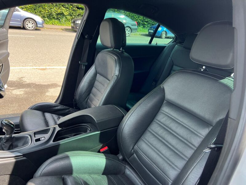 VAUXHALL INSIGNIA