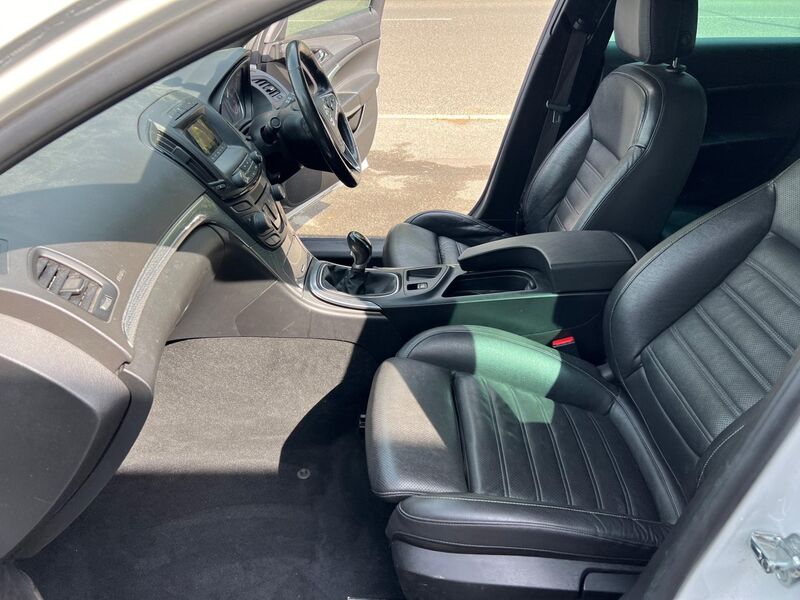 VAUXHALL INSIGNIA