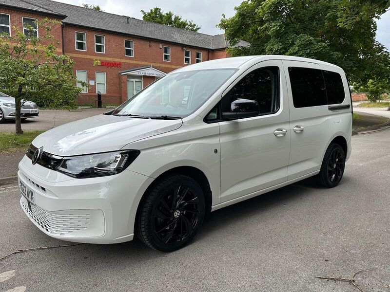 View VOLKSWAGEN CADDY 2.0 TDI Euro 6 (s/s) 5dr