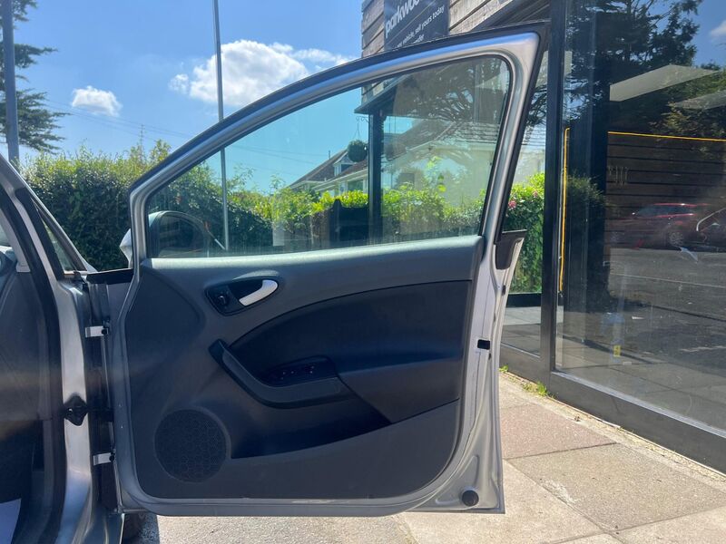 SEAT IBIZA