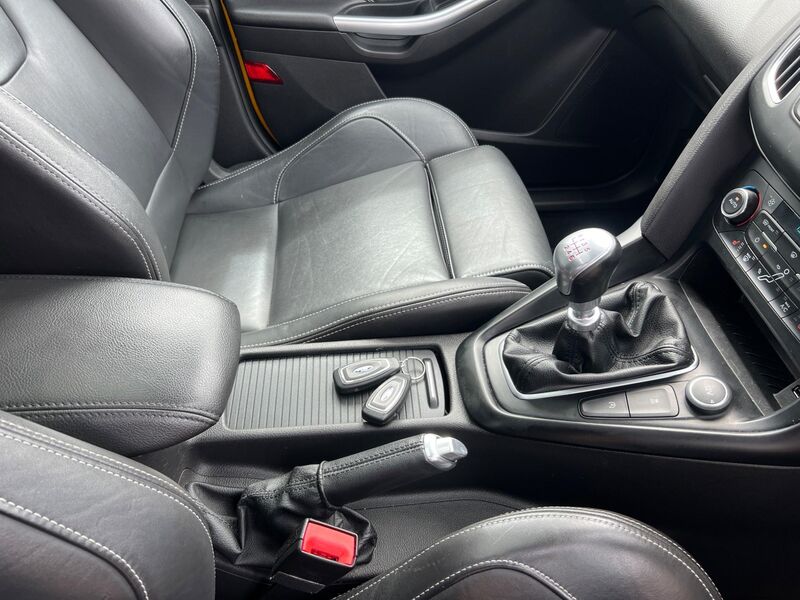 FORD FOCUS