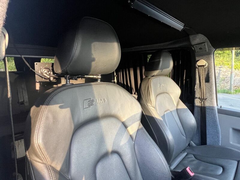 VOLKSWAGEN TRANSPORTER
