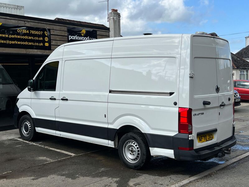 View VOLKSWAGEN CRAFTER 2.0 TDI CR35 Trendline RWD MWB Euro 6 (s/s) 5dr