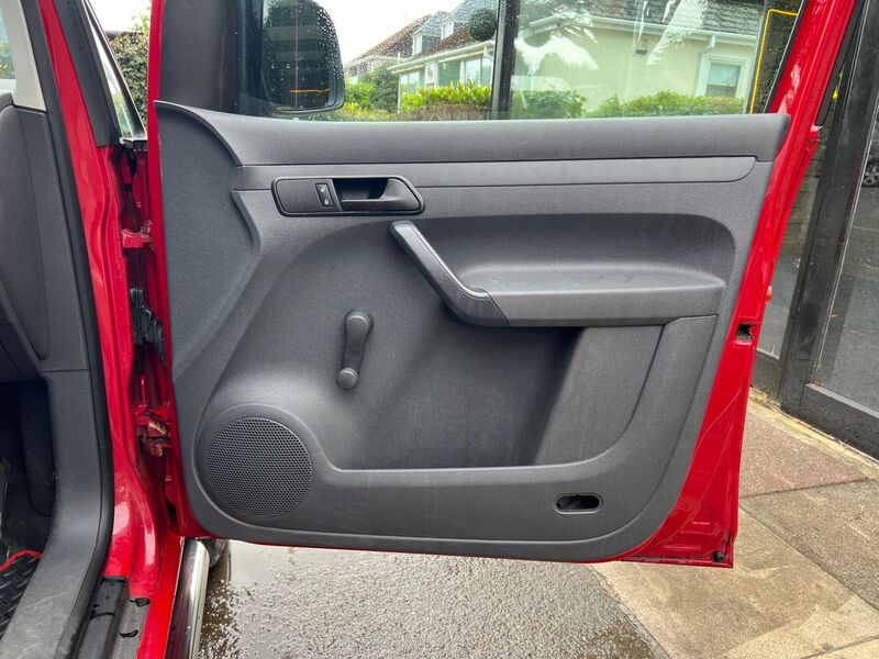 VOLKSWAGEN CADDY