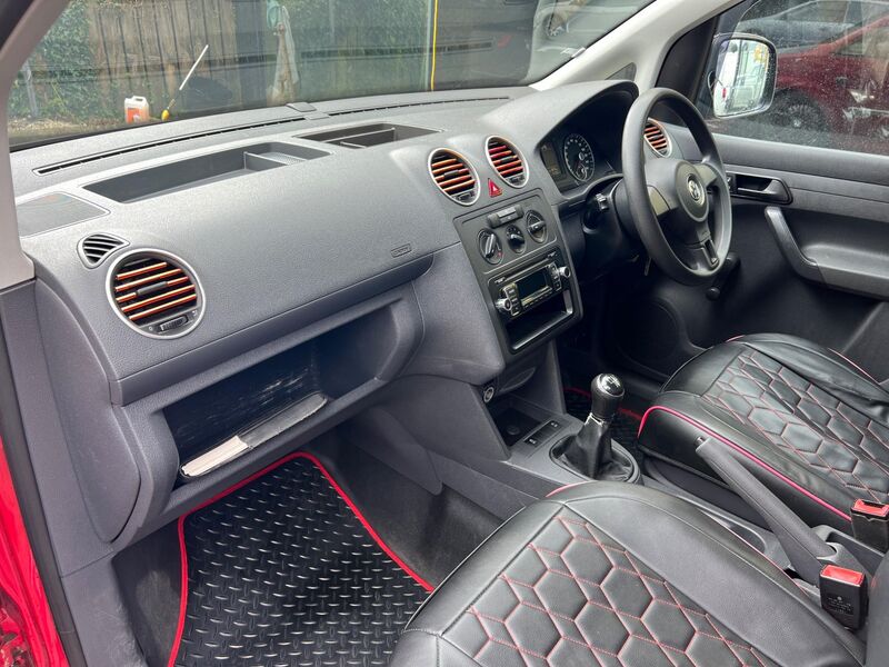VOLKSWAGEN CADDY