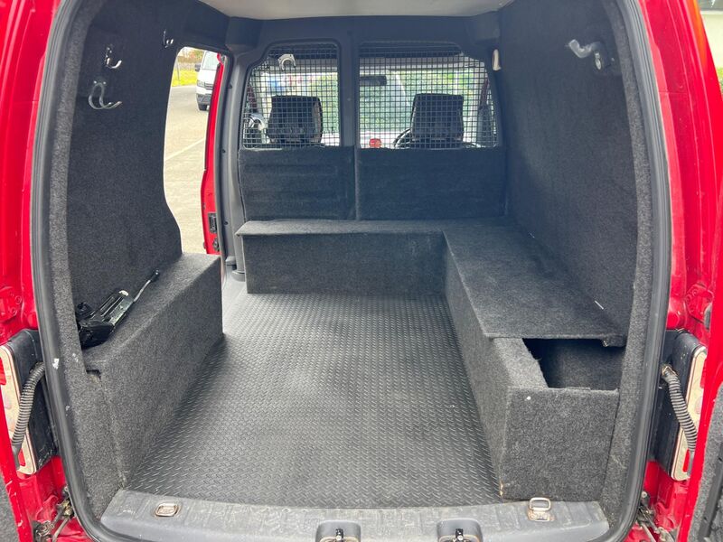 VOLKSWAGEN CADDY