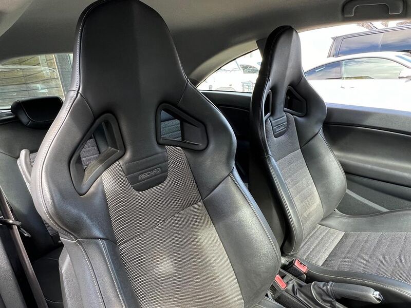 View VAUXHALL CORSA 1.6T 16V VXR Euro 5 3dr