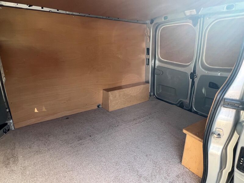 VAUXHALL VIVARO