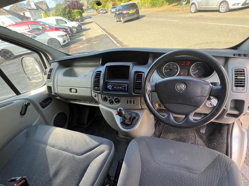 VAUXHALL VIVARO
