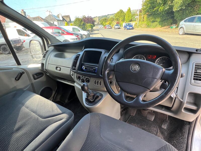 VAUXHALL VIVARO