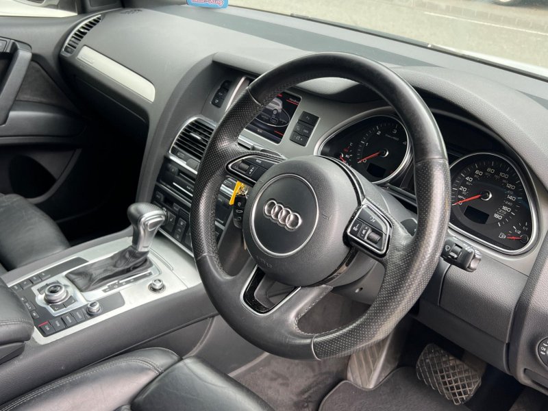 AUDI Q7