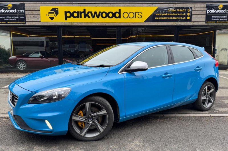View VOLVO V40 2.0 D4 R-Design Nav Euro 6 (s/s) 5dr