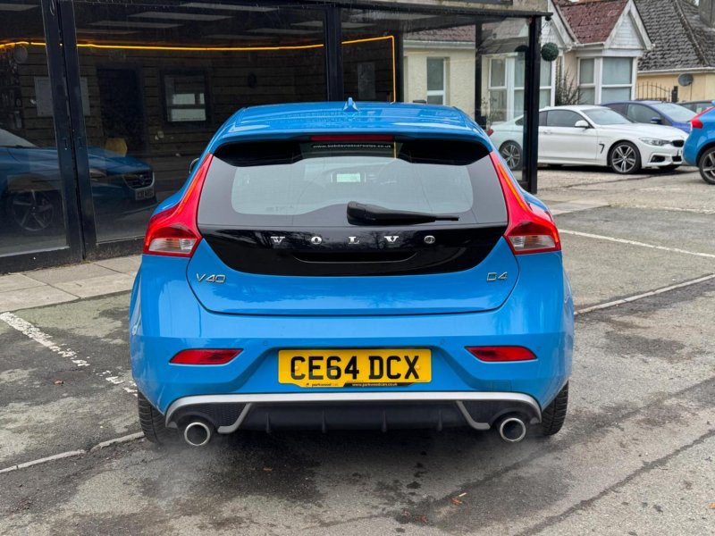 VOLVO V40